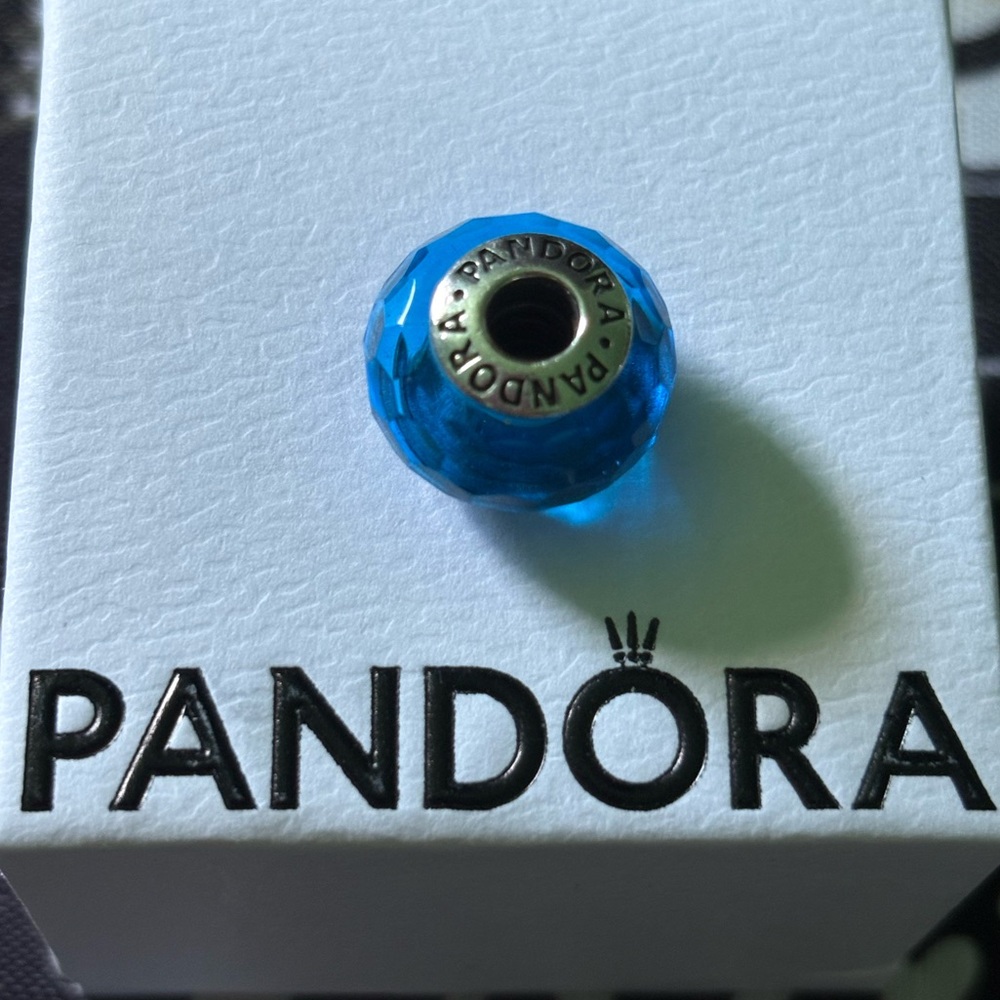 Pandora ST Thomas murano
